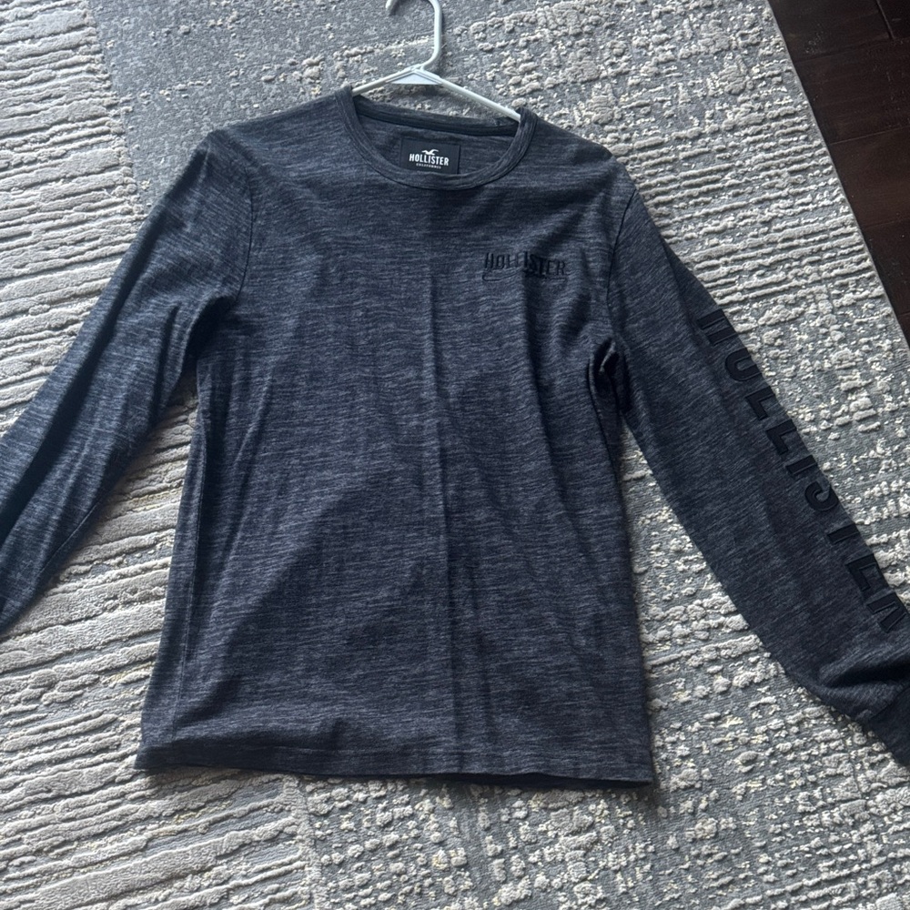Hollister Men's or Women’s Charcoal Long Sleeve Tee - Size S - NWOT